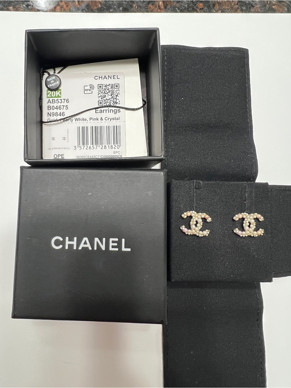 CHANEL Pink & White Pearl CC Logo Stud Earrings - Picture 4 of 4